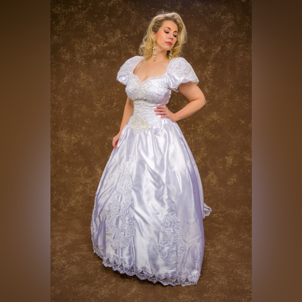 Wedding gown